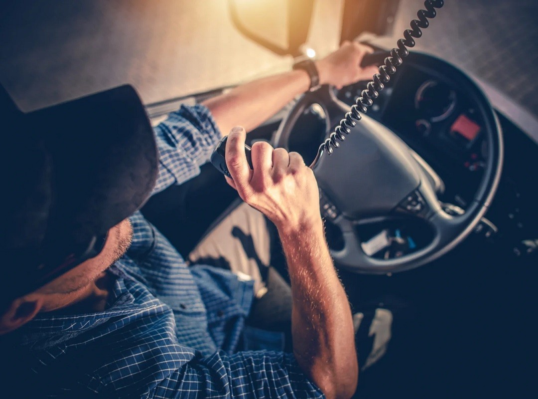 trucking companies that hire new drivers